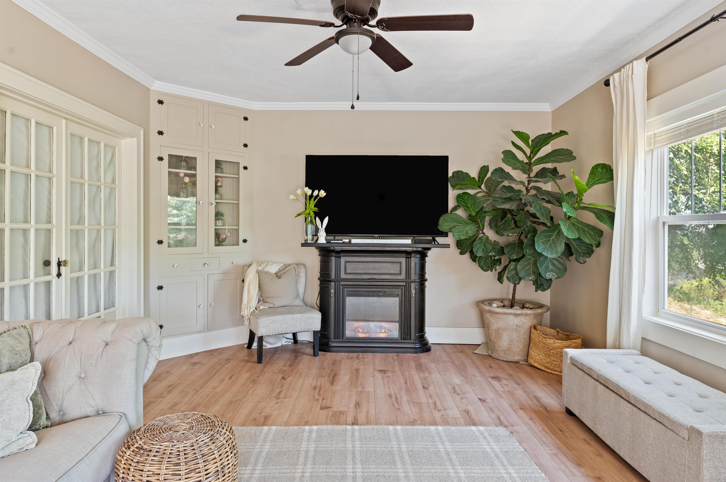 1302 Hooker Street Property Photo 8