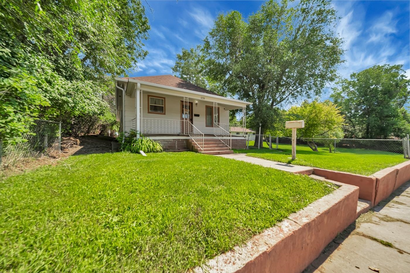 2138 Minnekahta Avenue Property Photo 1