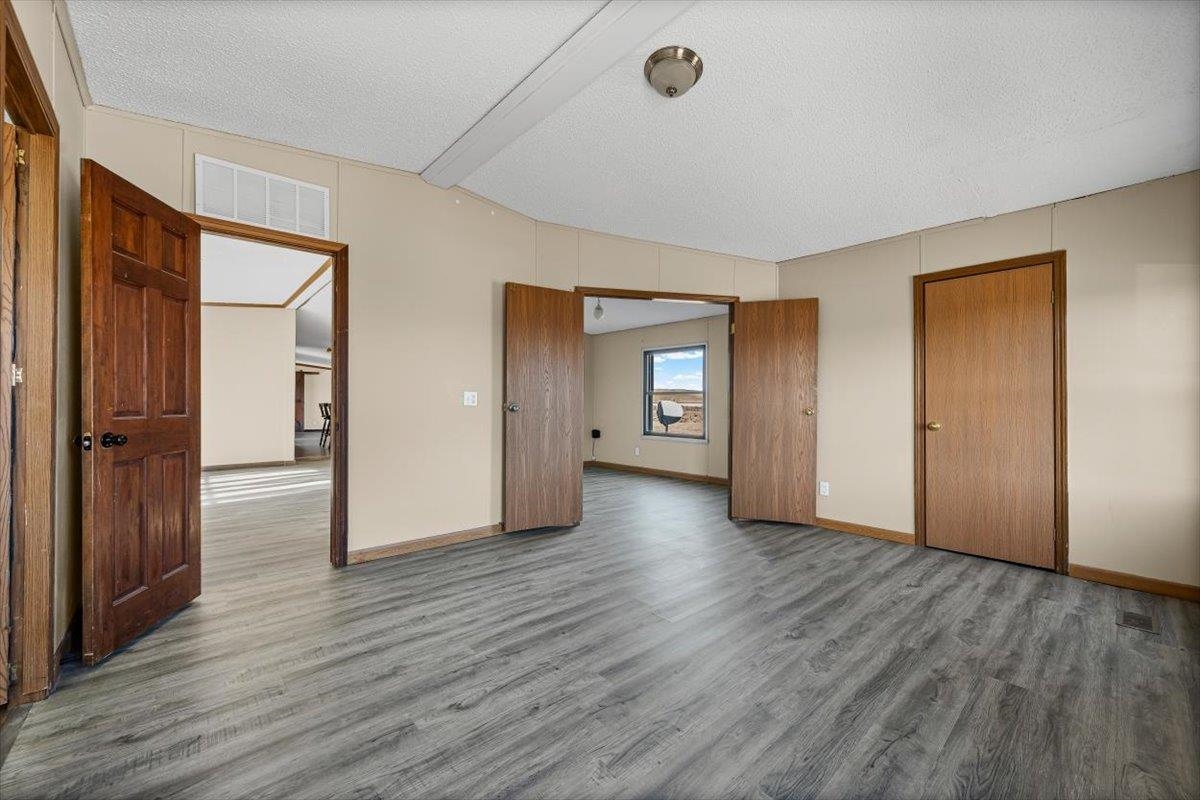 300 E Main Street Property Photo 10