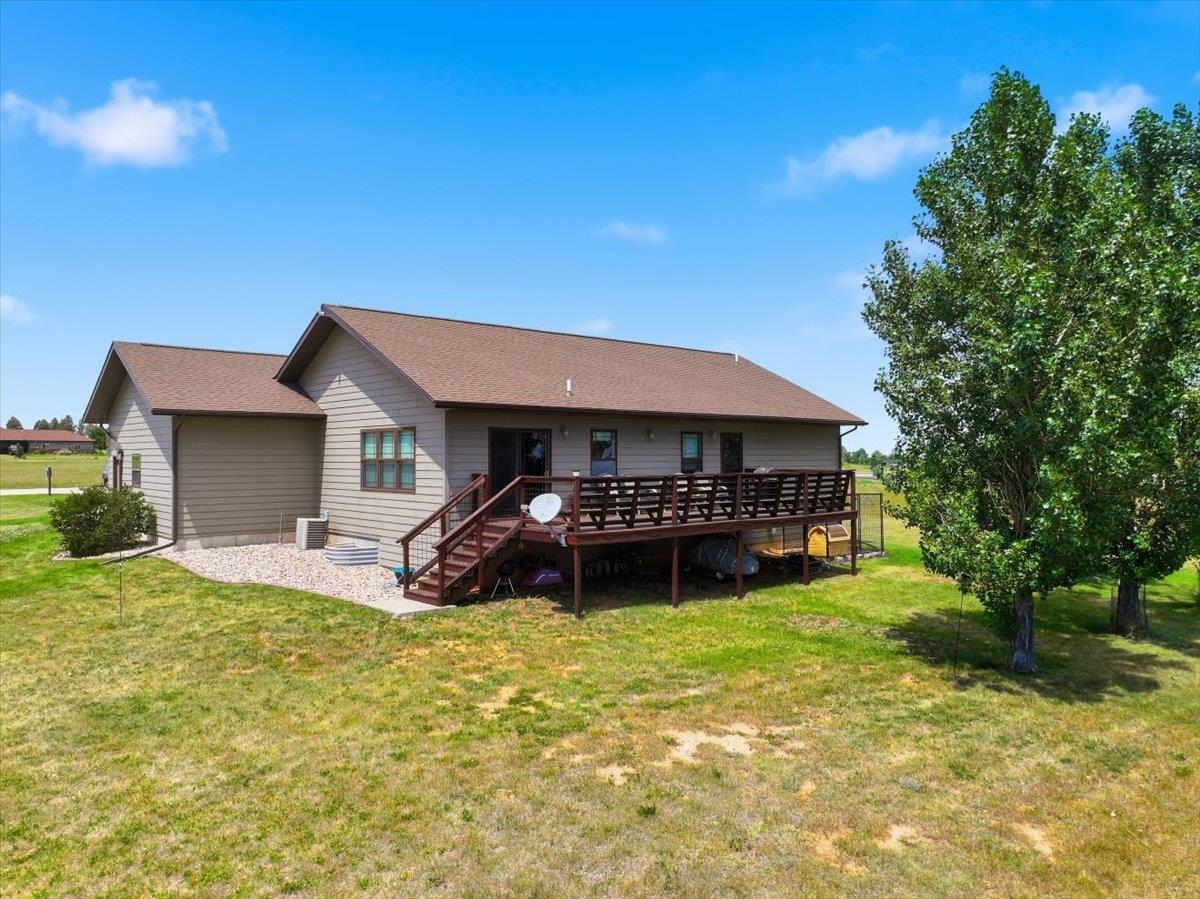 19236 Carriage Circle Property Photo 4