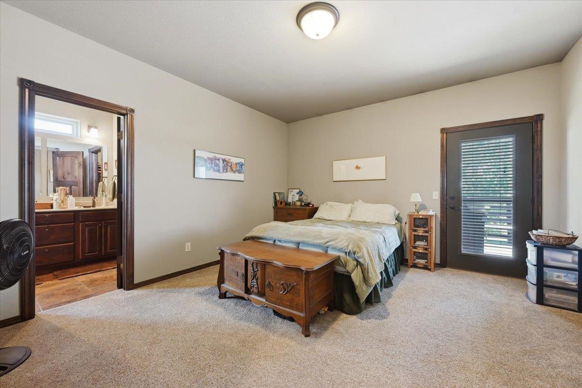 19236 Carriage Circle Property Photo 16