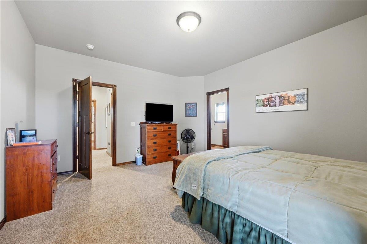 19236 Carriage Circle Property Photo 17