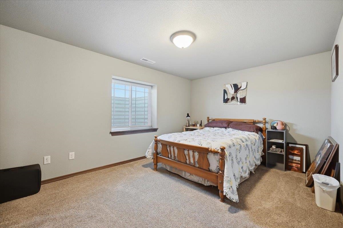 19236 Carriage Circle Property Photo 26