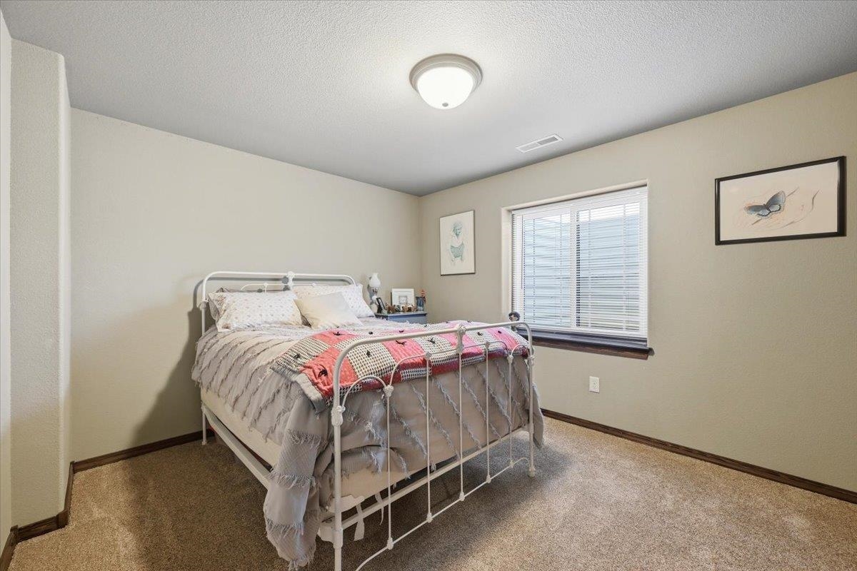 19236 Carriage Circle Property Photo 28