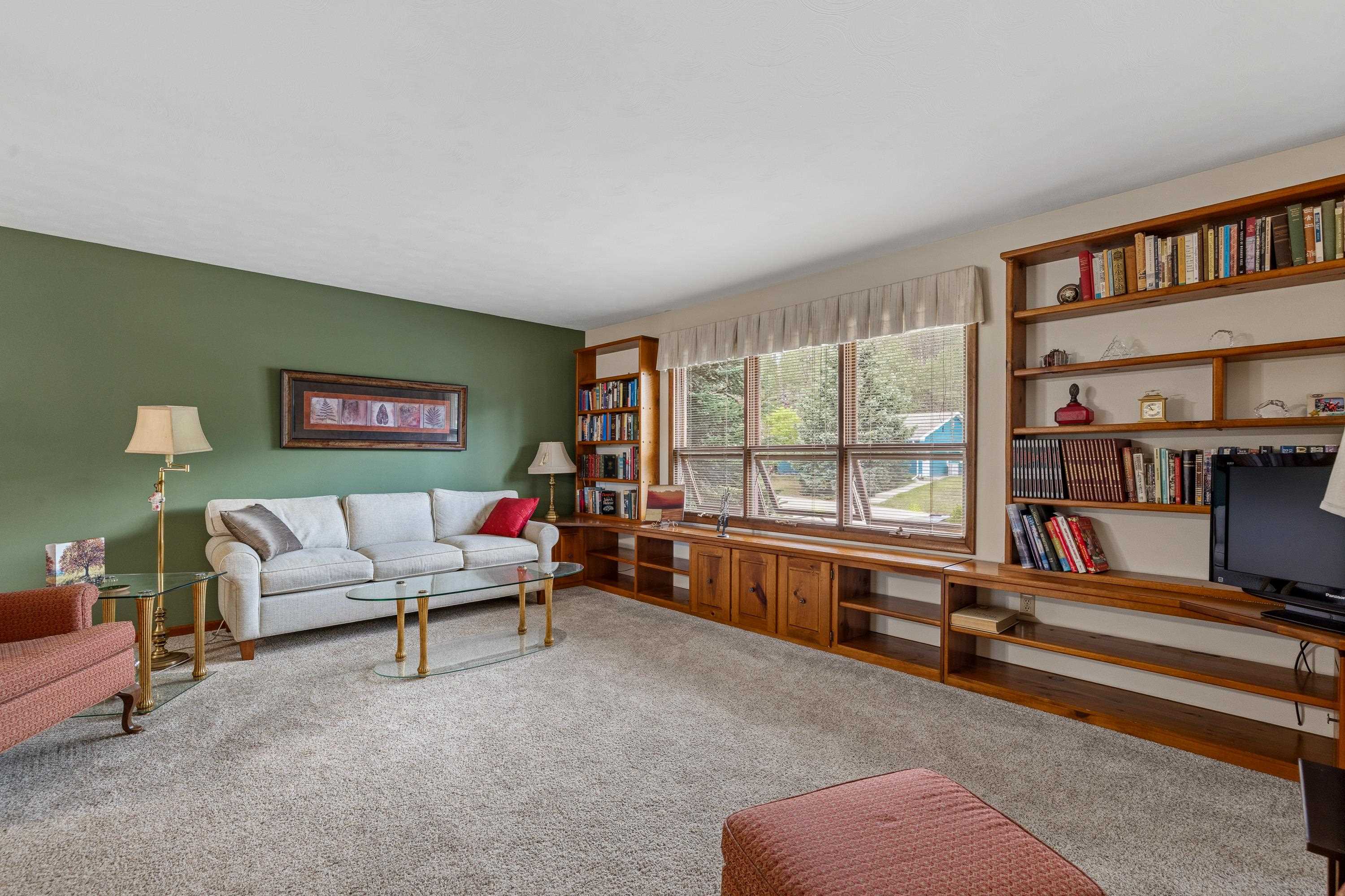 515 Belair Drive Property Photo 2