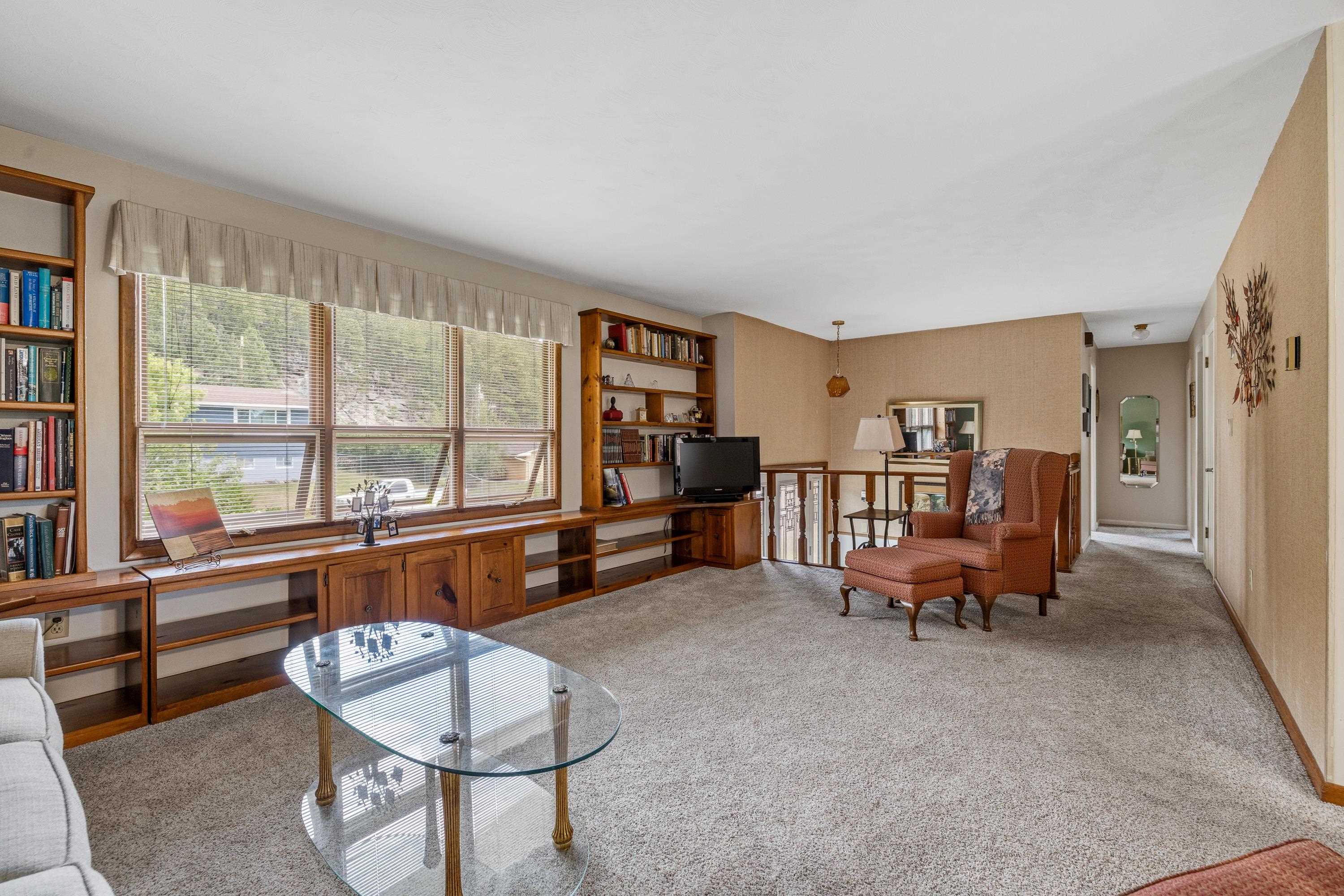 515 Belair Drive Property Photo 3