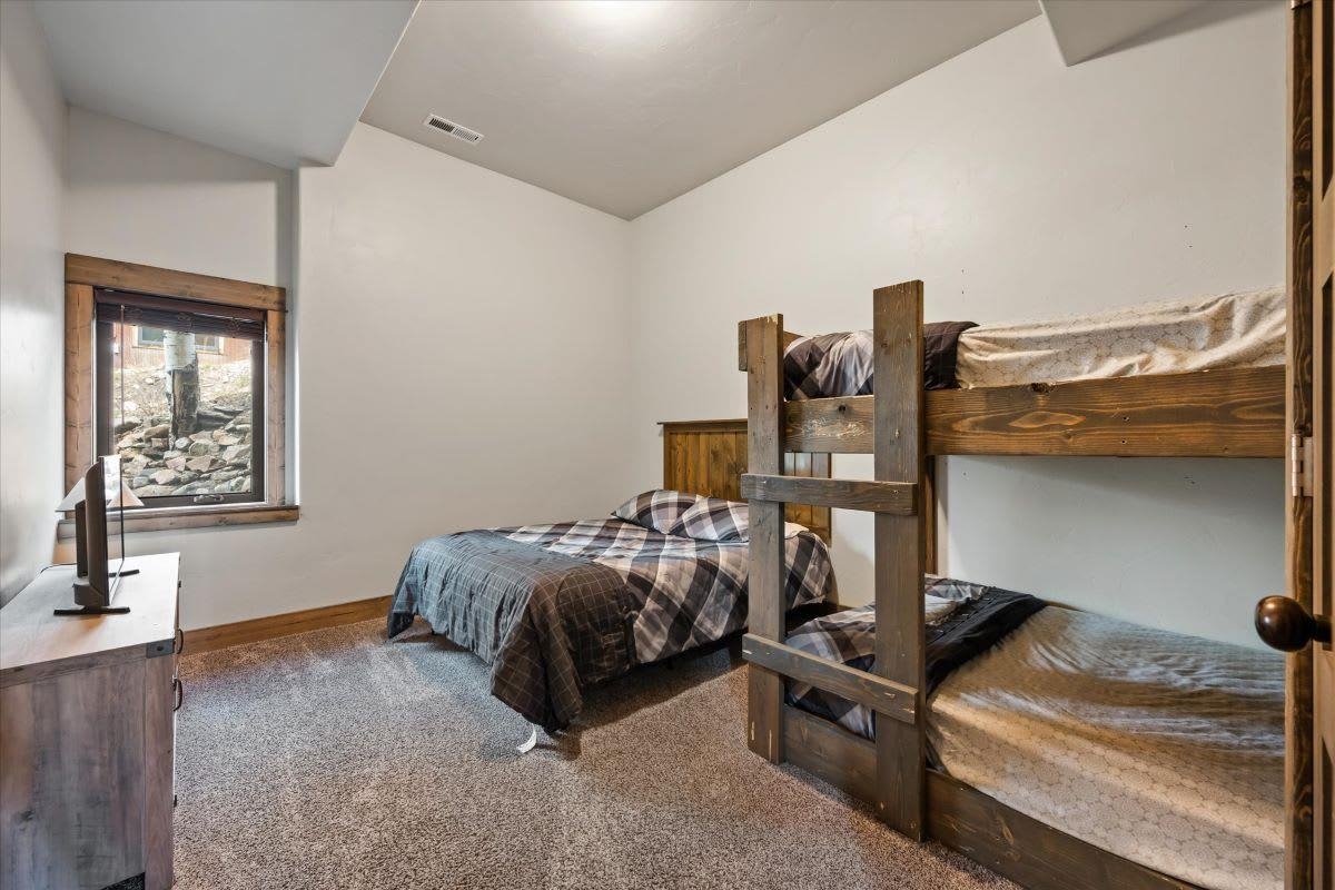 21183 Lost Camp Trail Property Photo 33