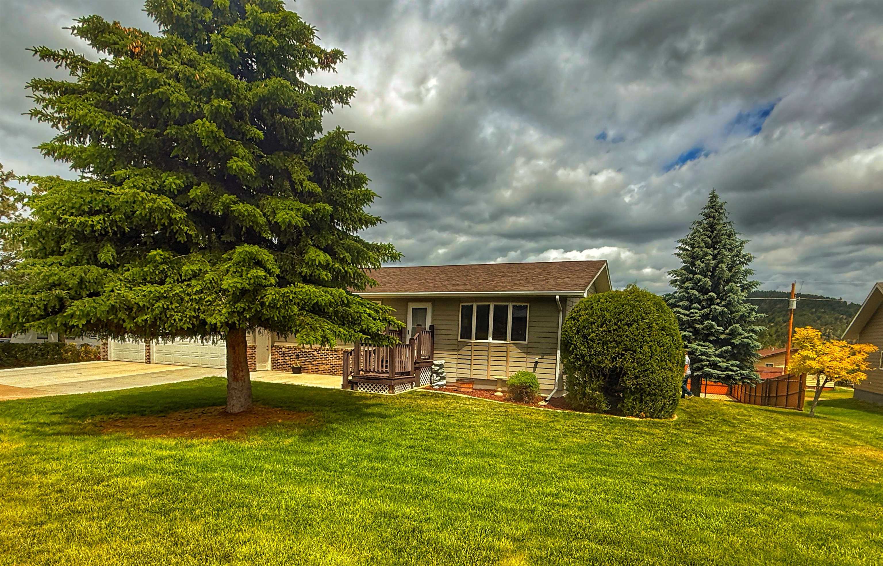413 E Thompson Street Property Photo 1
