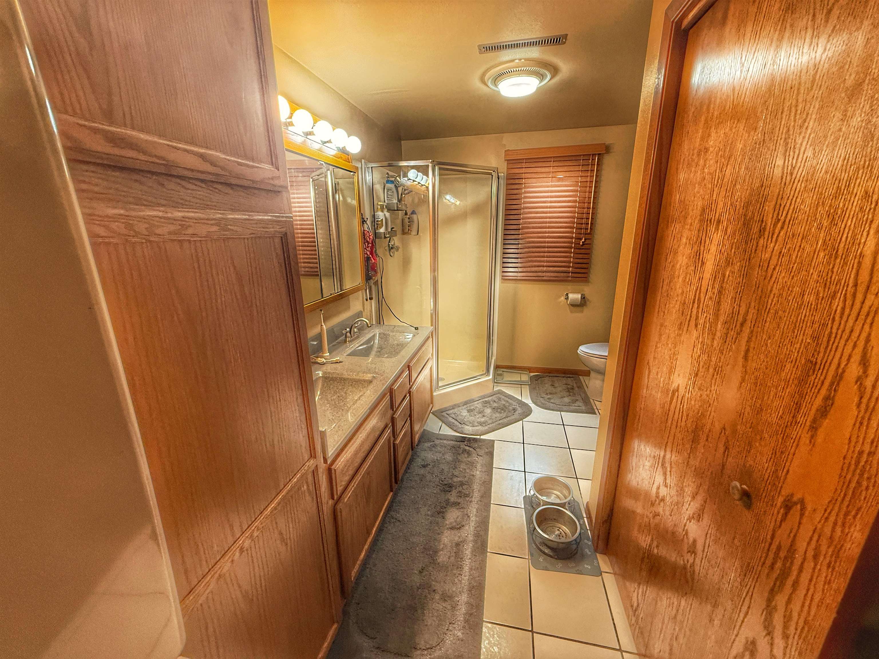 413 E Thompson Street Property Photo 10