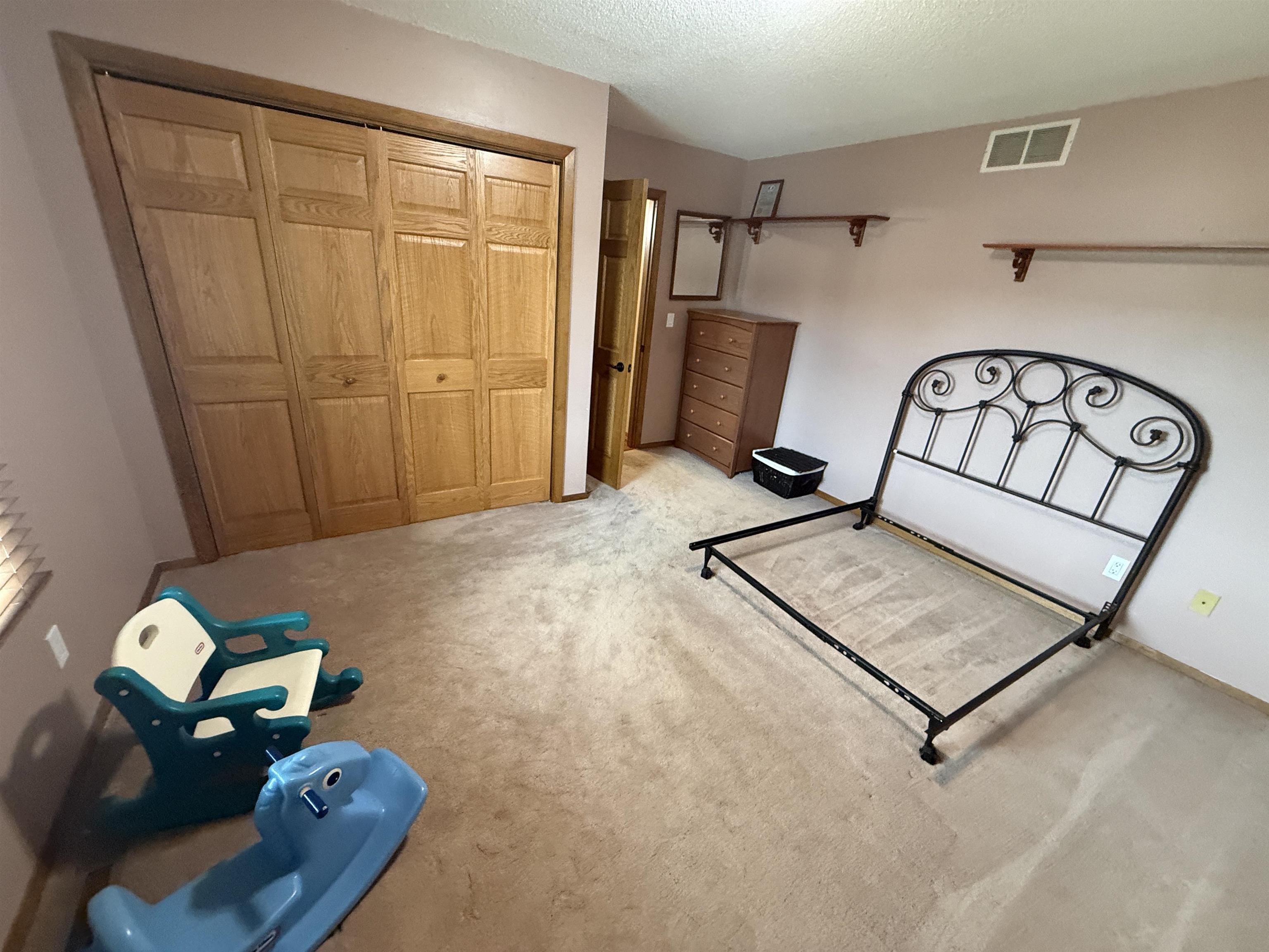 413 E Thompson Street Property Photo 19