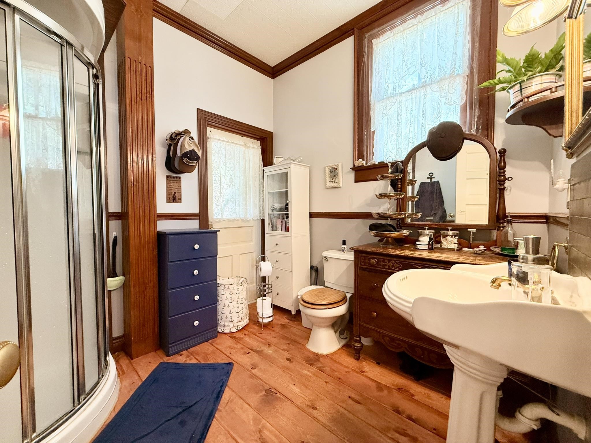 906 Main Street Property Photo 15