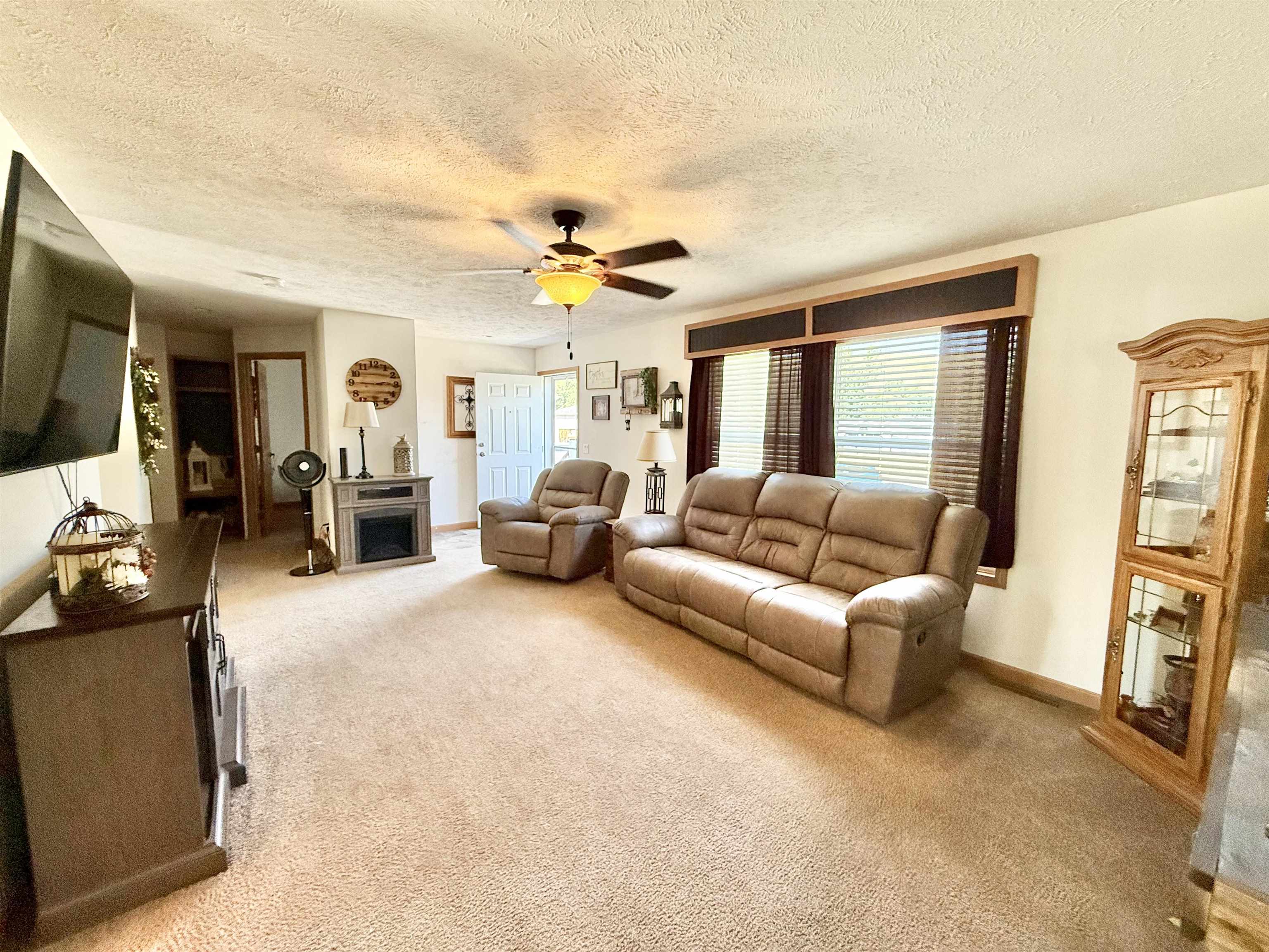 1224 Foothills Drive Property Photo 5