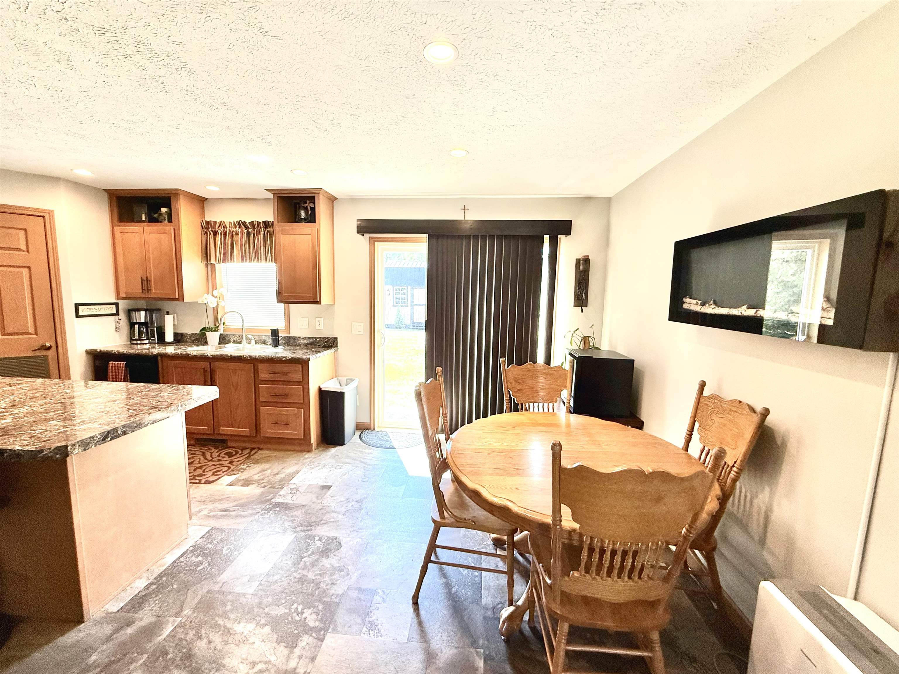 1224 Foothills Drive Property Photo 7