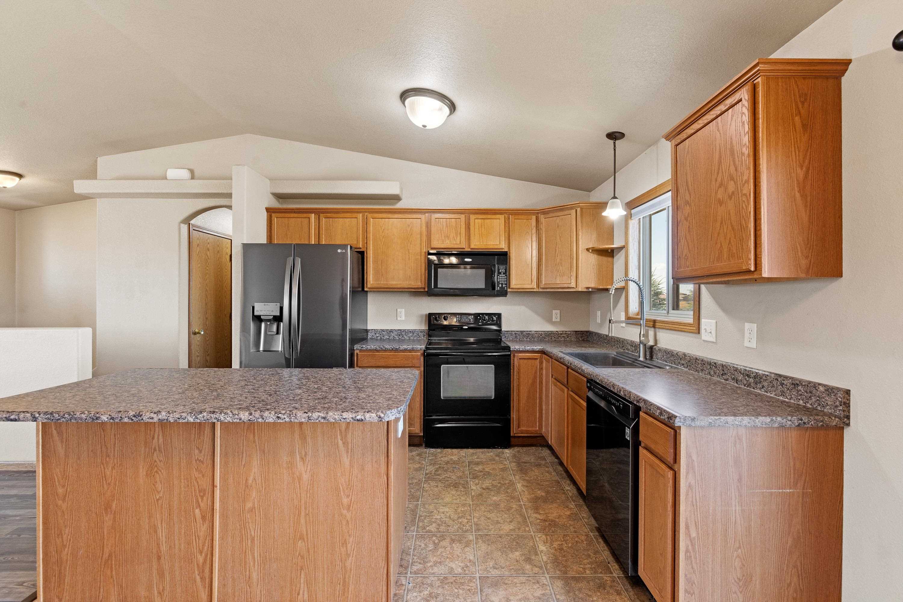 670 Airway Court Property Photo 6