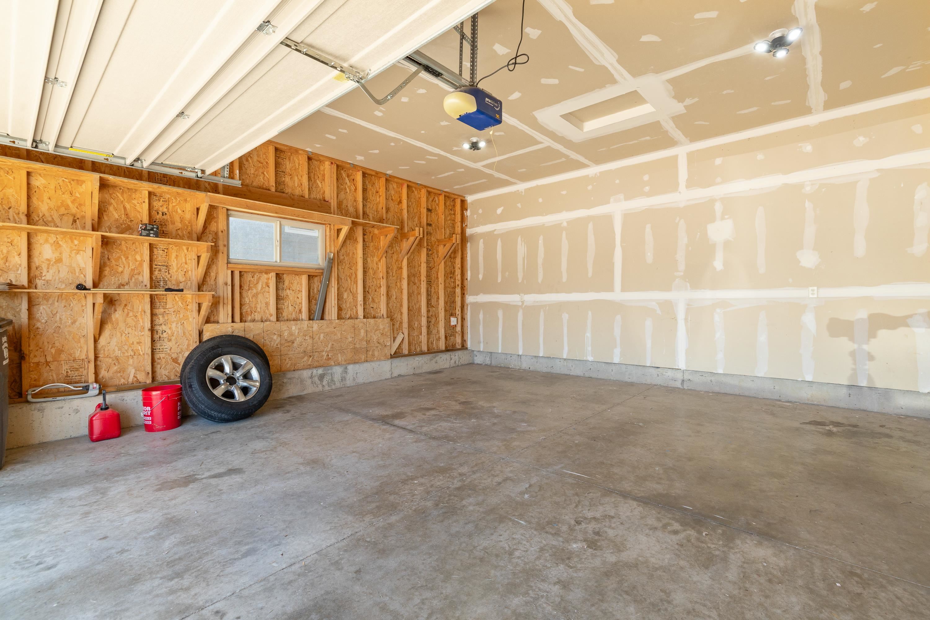 670 Airway Court Property Photo 27