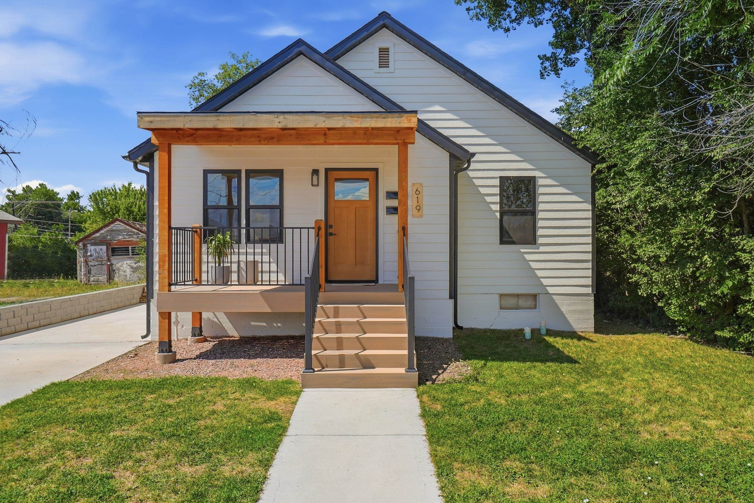 619 Lawrence Street Property Photo 1