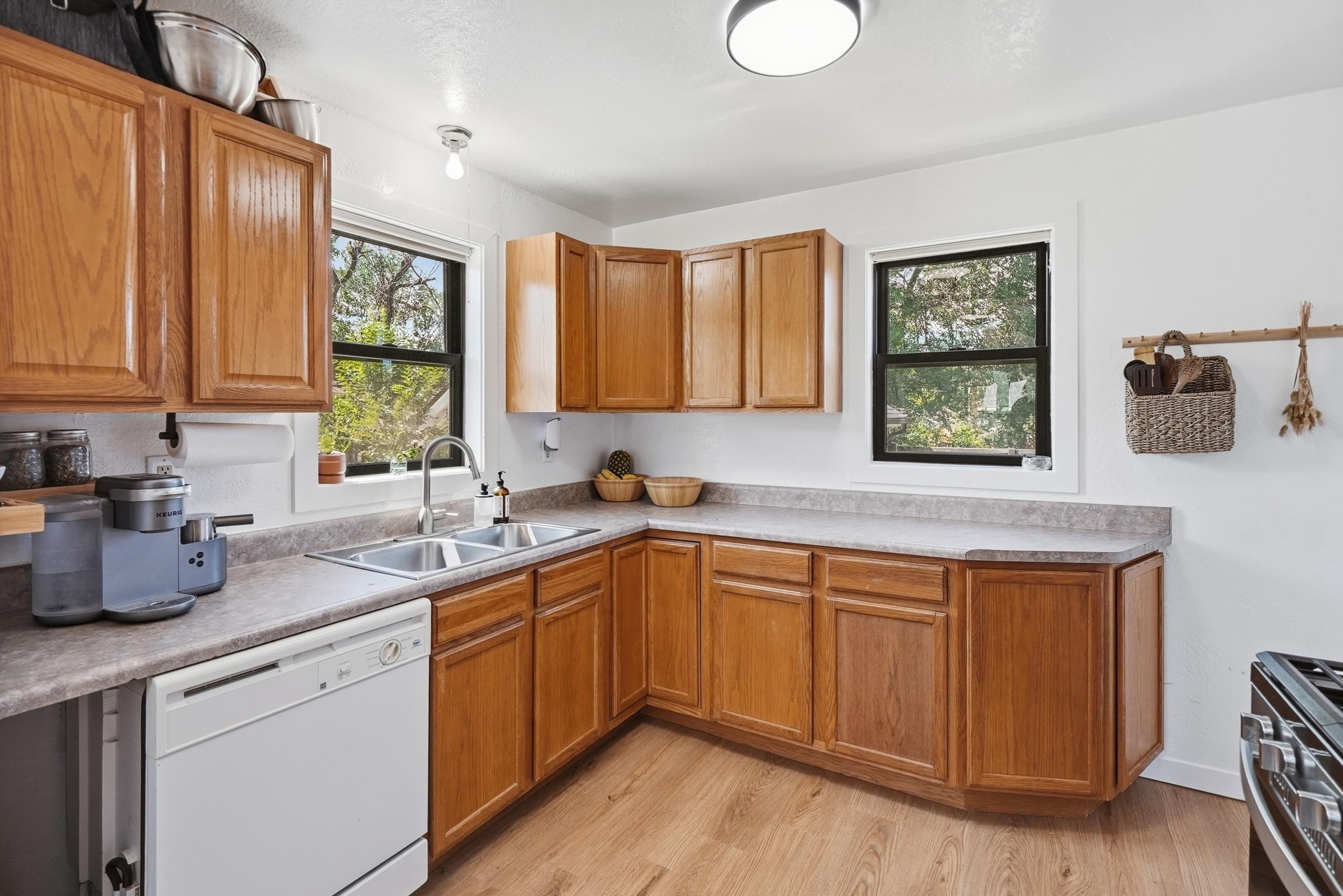 619 Lawrence Street Property Photo 13