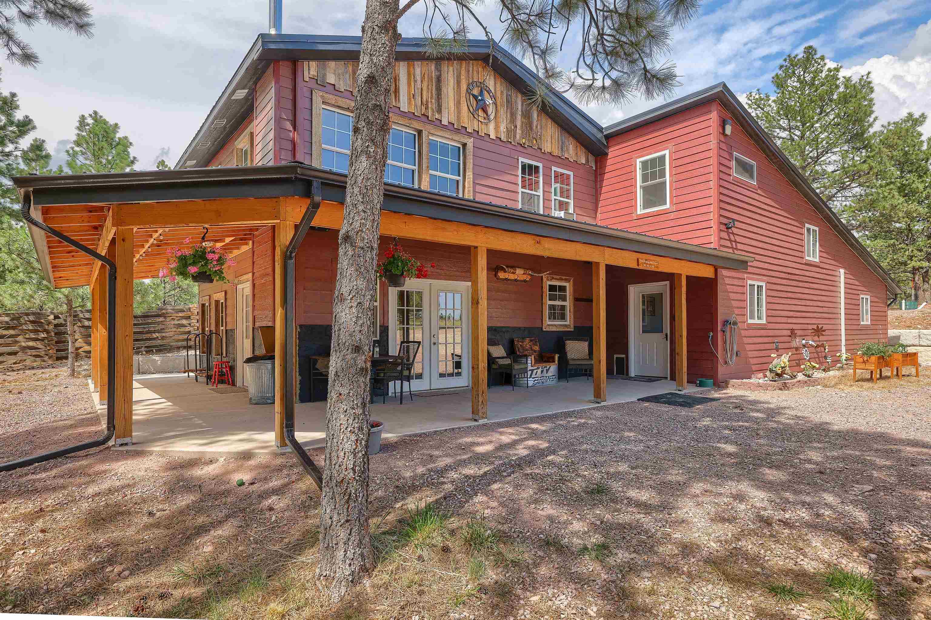 25563 Harriett Ward Road Property Photo 2