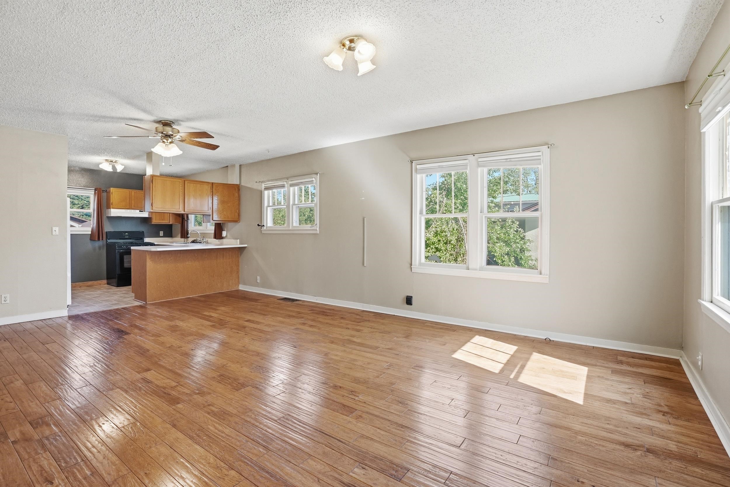 1927 Junction Avenue Property Photo 7