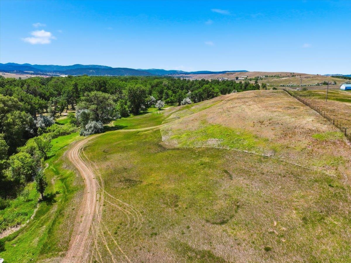 20491 Highway 79 Property Photo 9