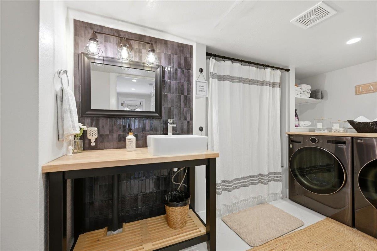 324 White Street Property Photo 10
