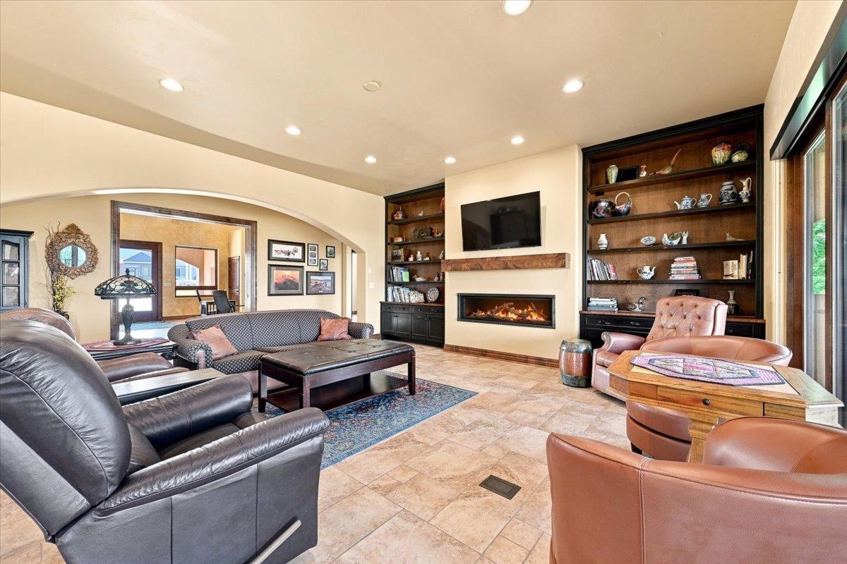 2314 Bridgestone Street Property Photo 11