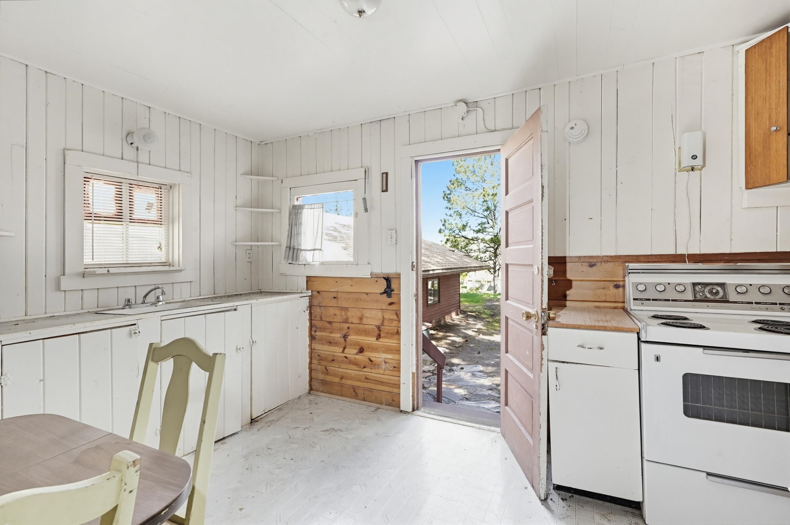 475 Gordon Street Property Photo 24
