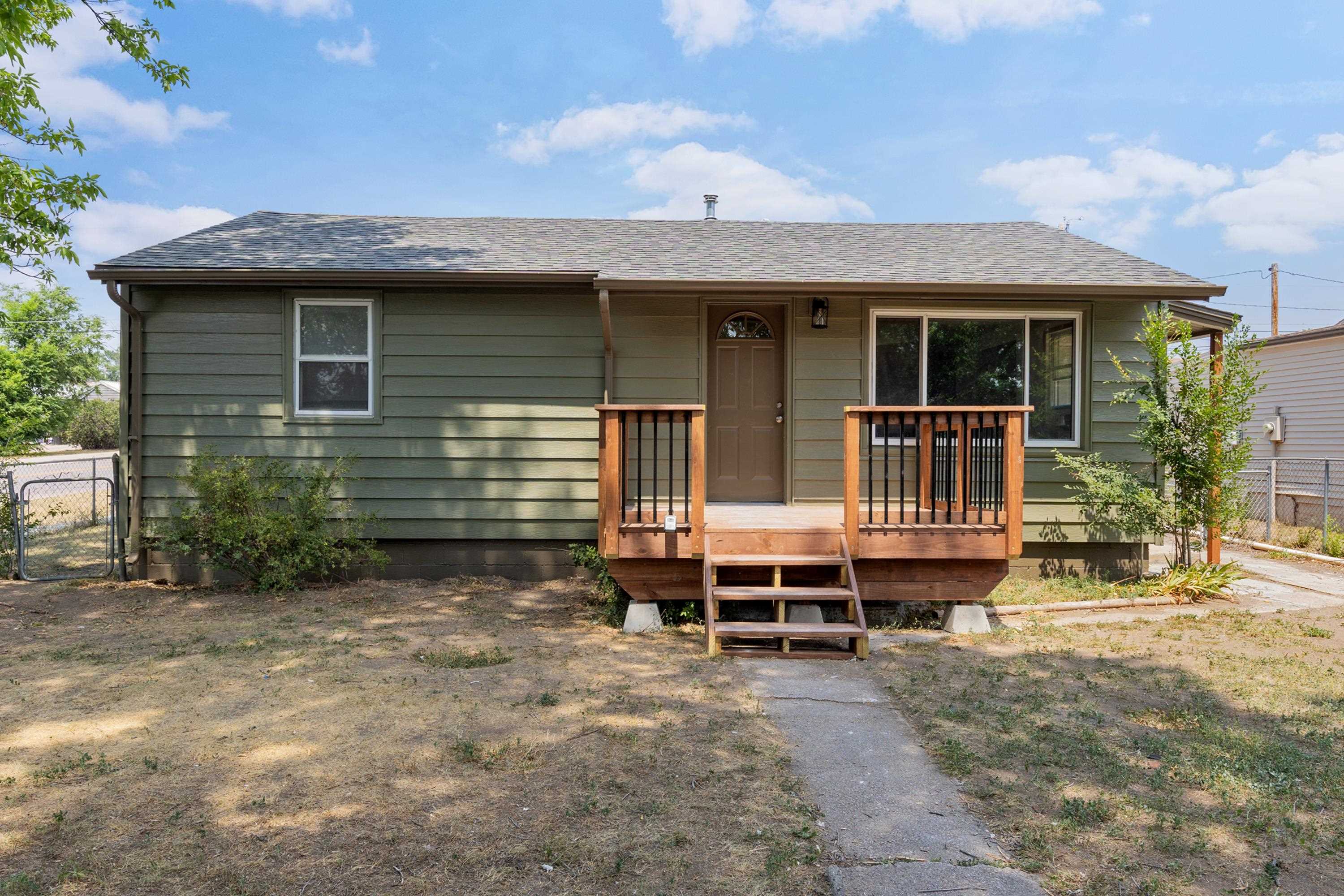 302 E Jackson Street Property Photo 1