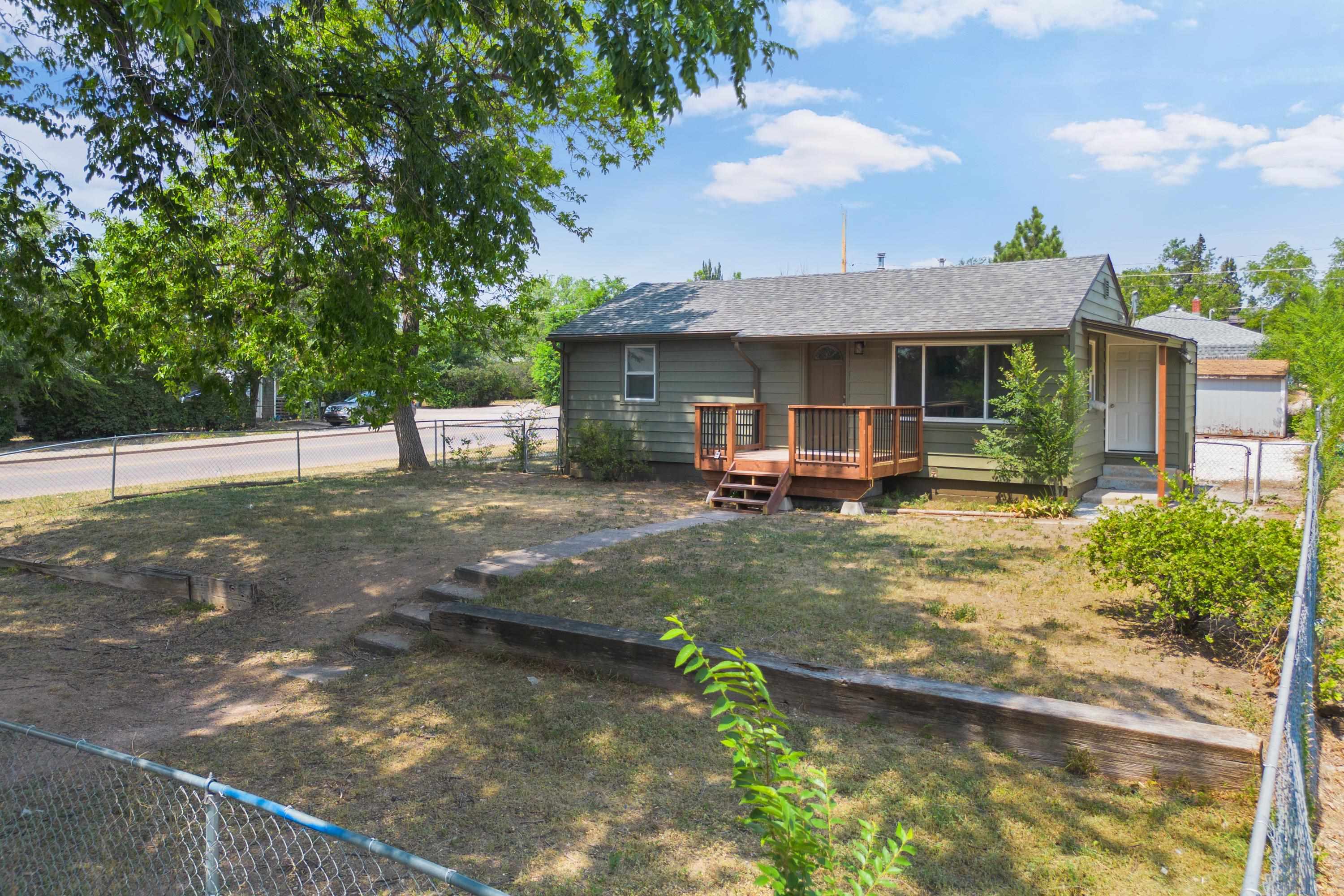 302 E Jackson Street Property Photo 2