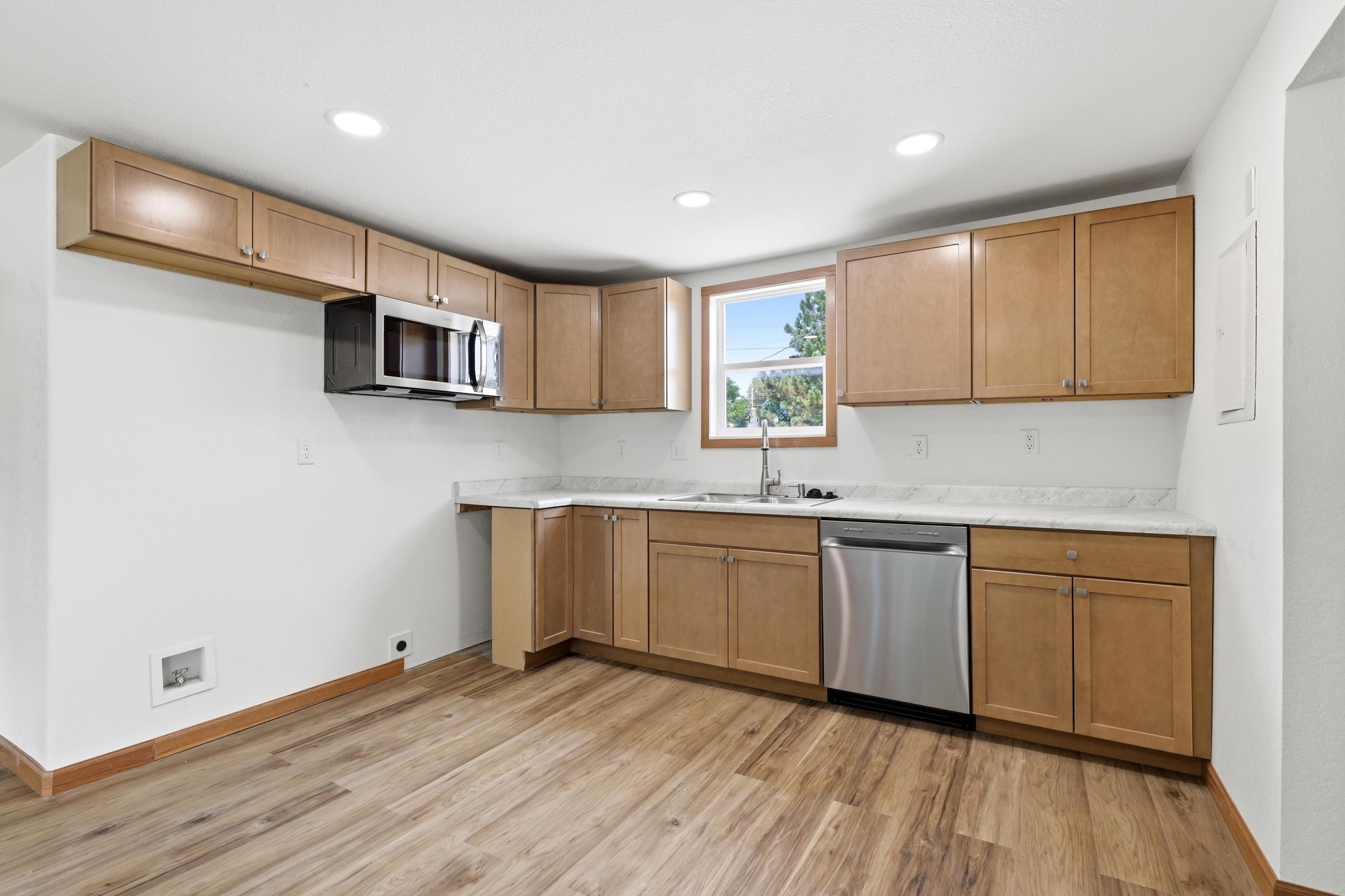 302 E Jackson Street Property Photo 11