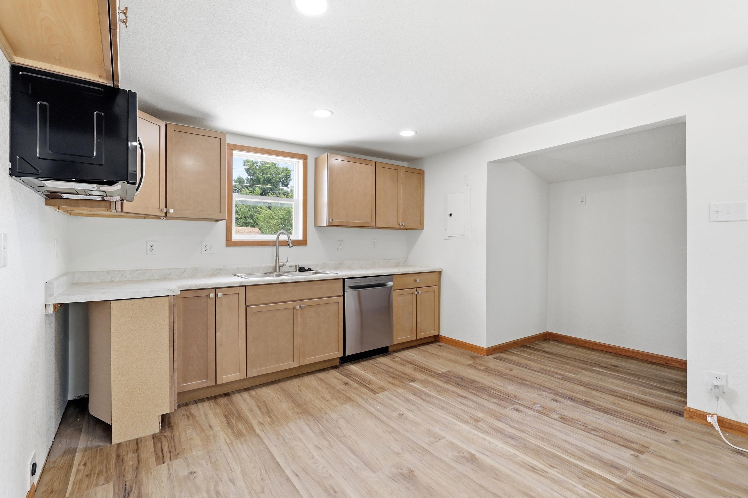 302 E Jackson Street Property Photo 13