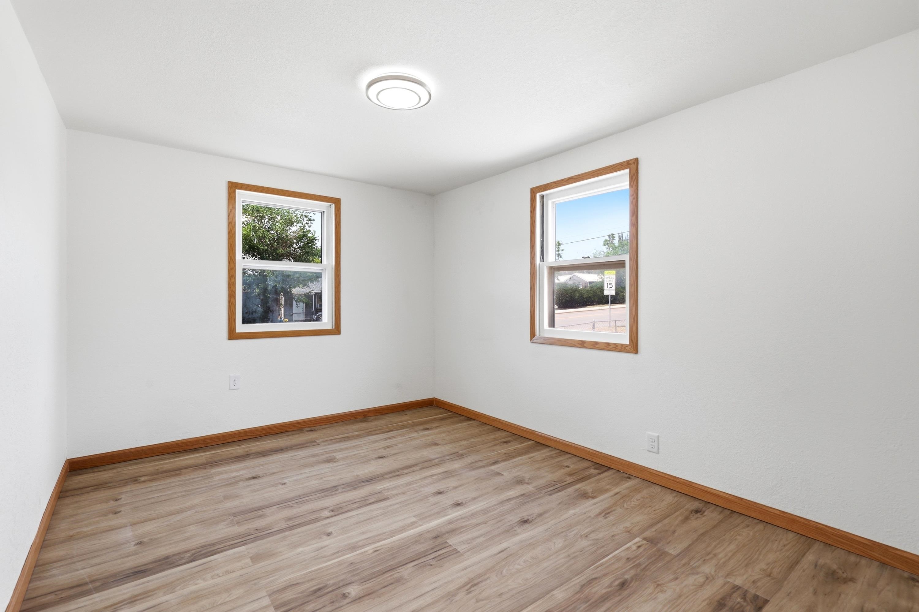 302 E Jackson Street Property Photo 15