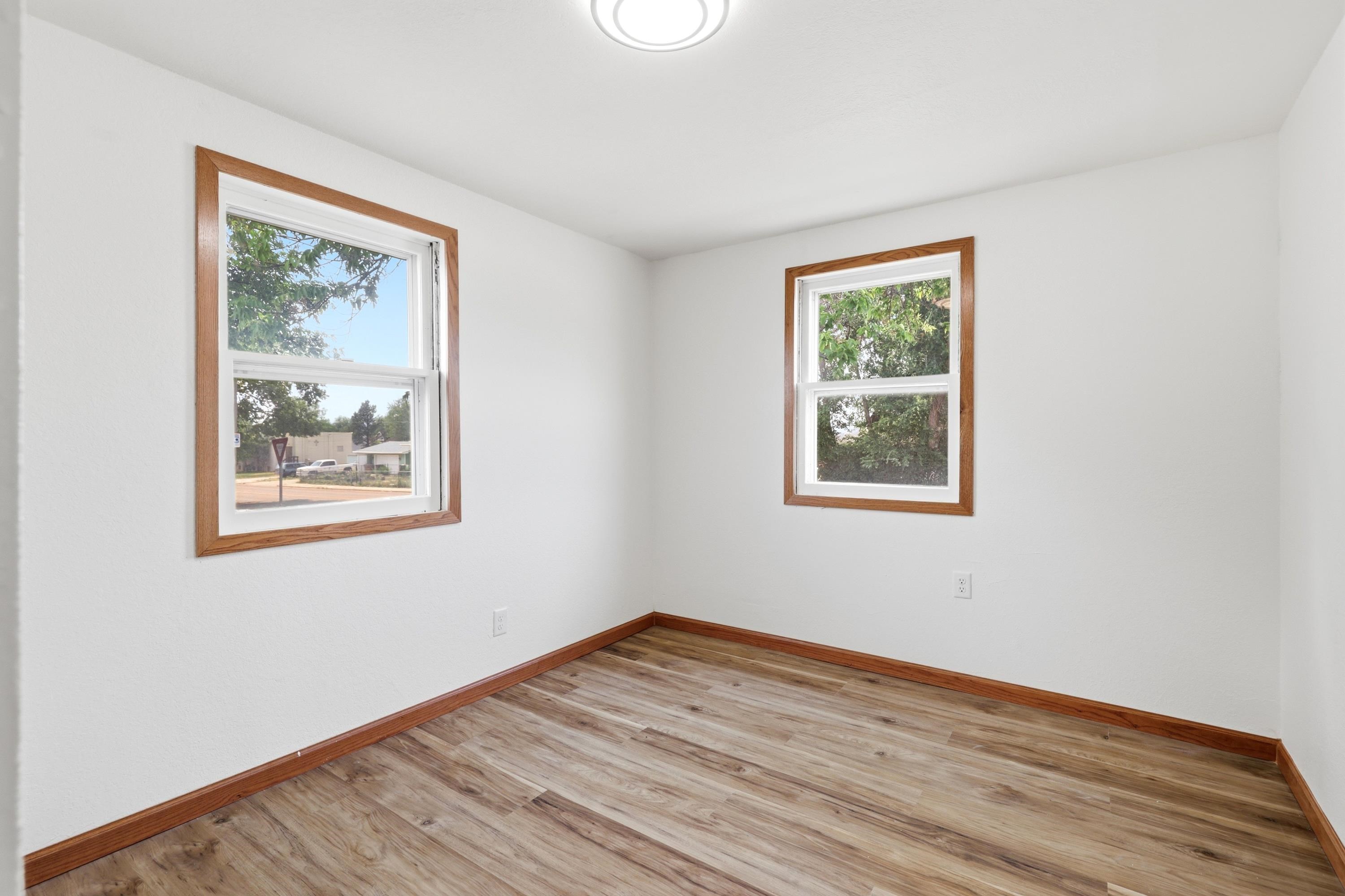 302 E Jackson Street Property Photo 18