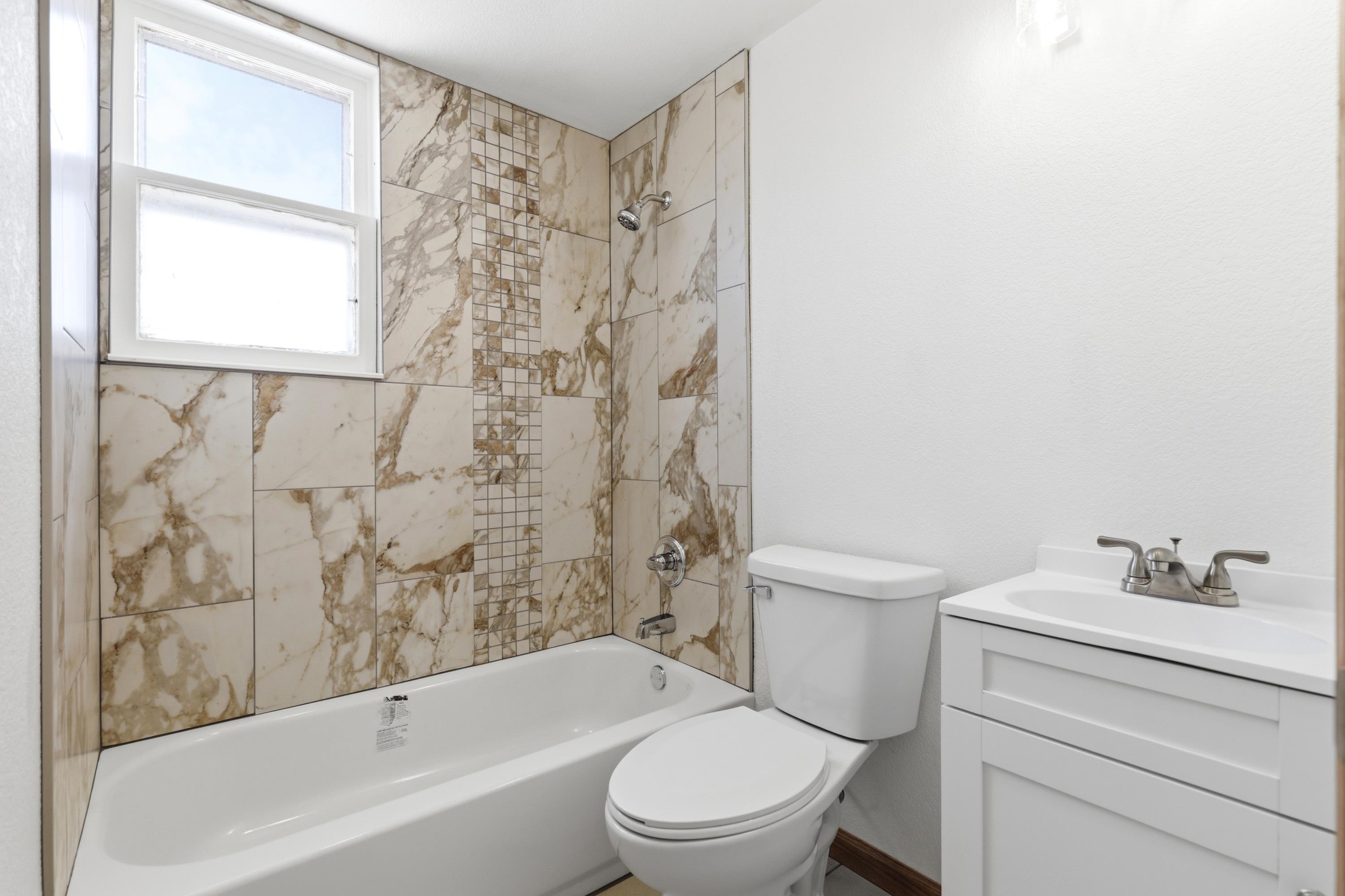302 E Jackson Street Property Photo 21