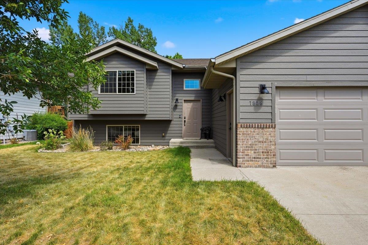 1826 Sugar Creek Place Property Photo 1