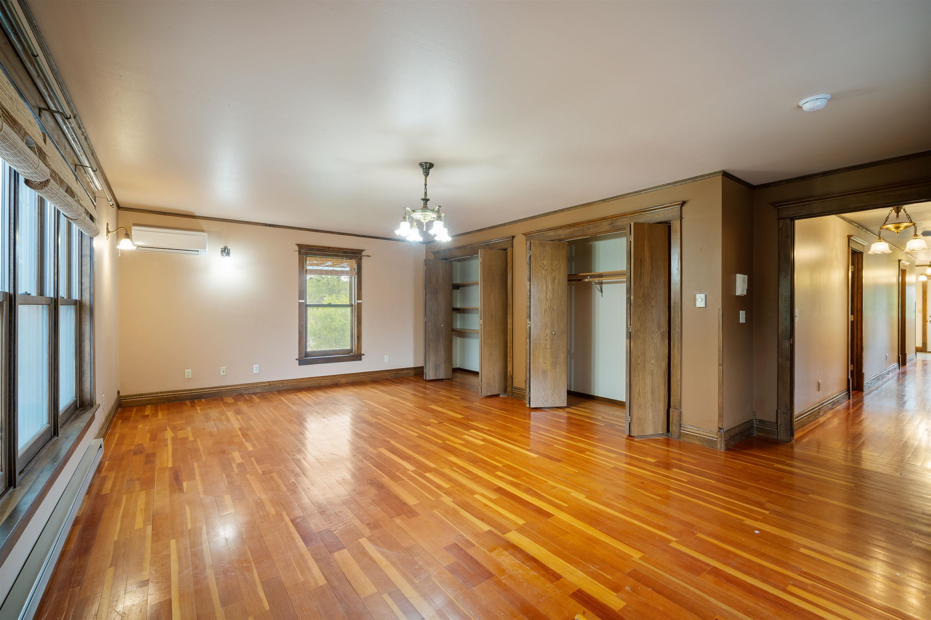 835 Harding Street Property Photo 36