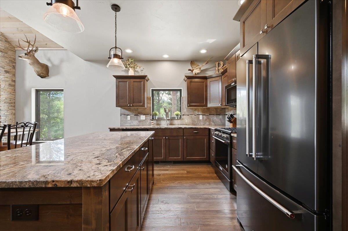 20975 Journal Ct. Property Photo 8