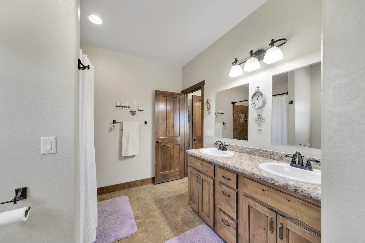 16564 Red Cedar Road Property Photo 14