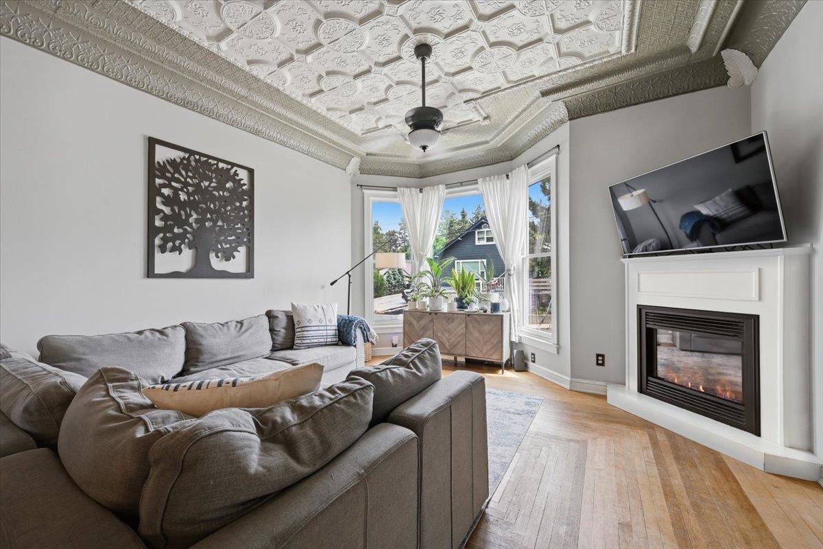 1106 Washington Street Property Photo 3