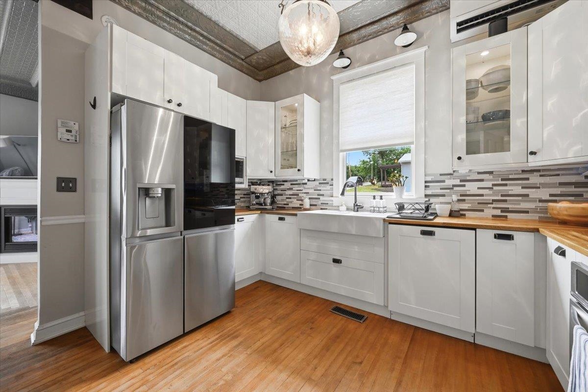 1106 Washington Street Property Photo 6
