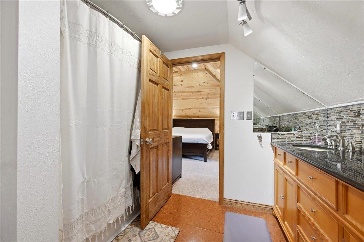 1106 Washington Street Property Photo 15
