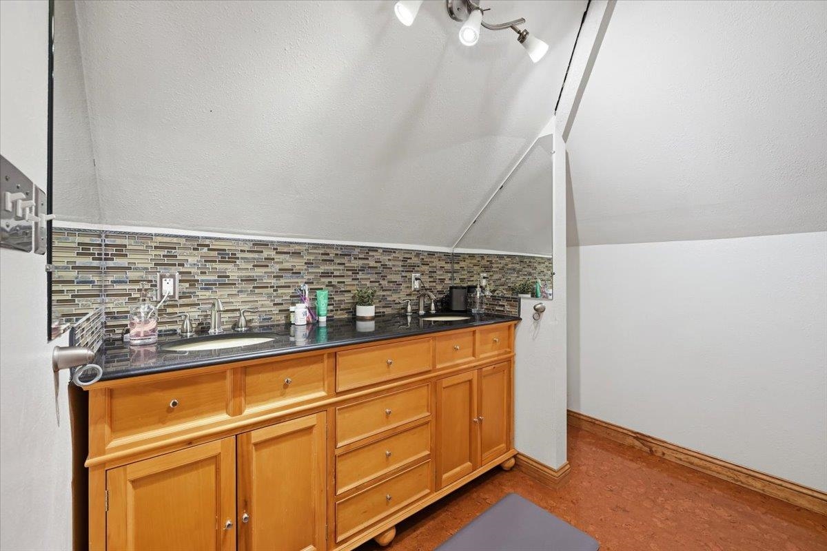1106 Washington Street Property Photo 16