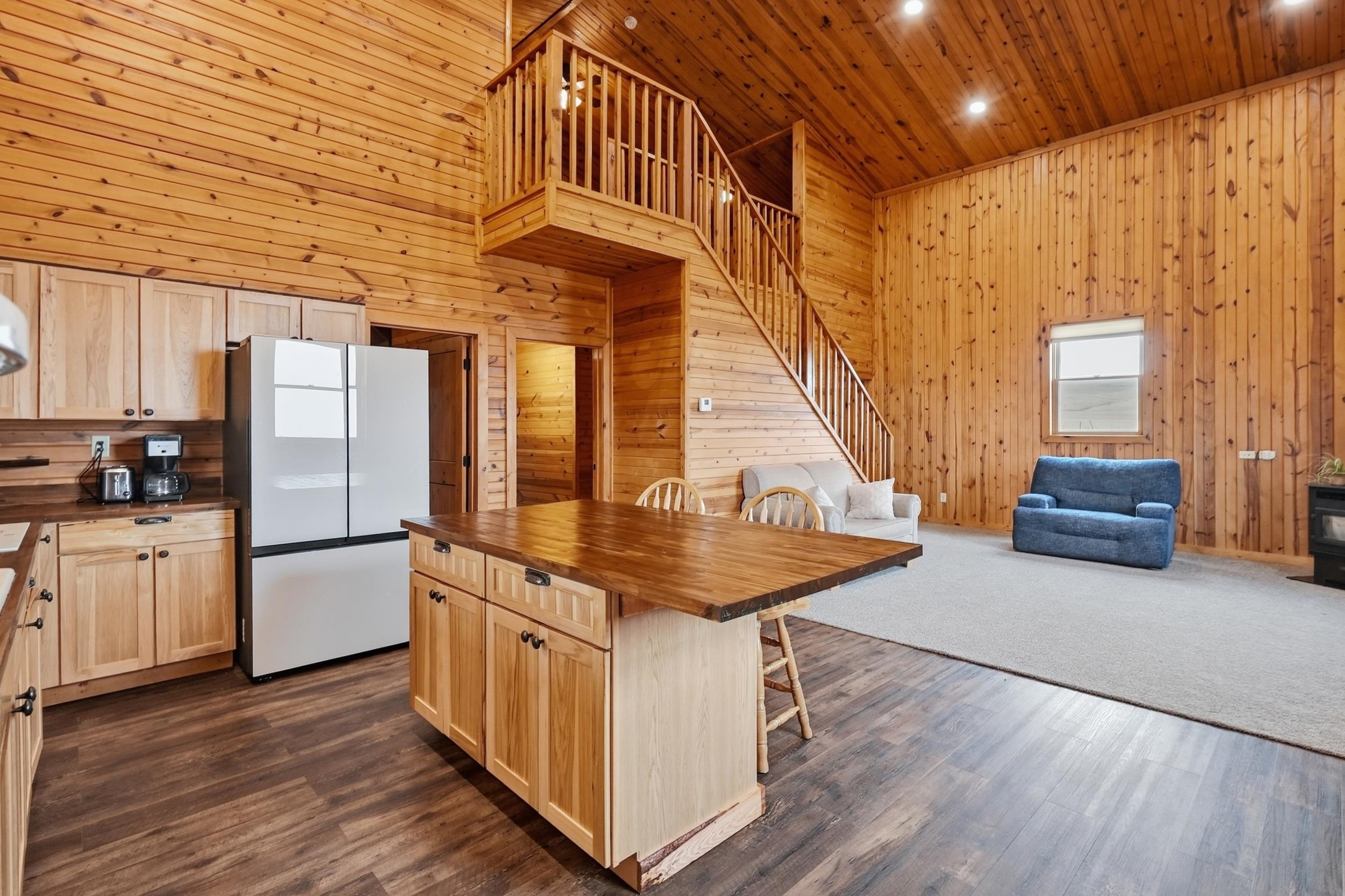 22219 Saddle Road Property Photo 12