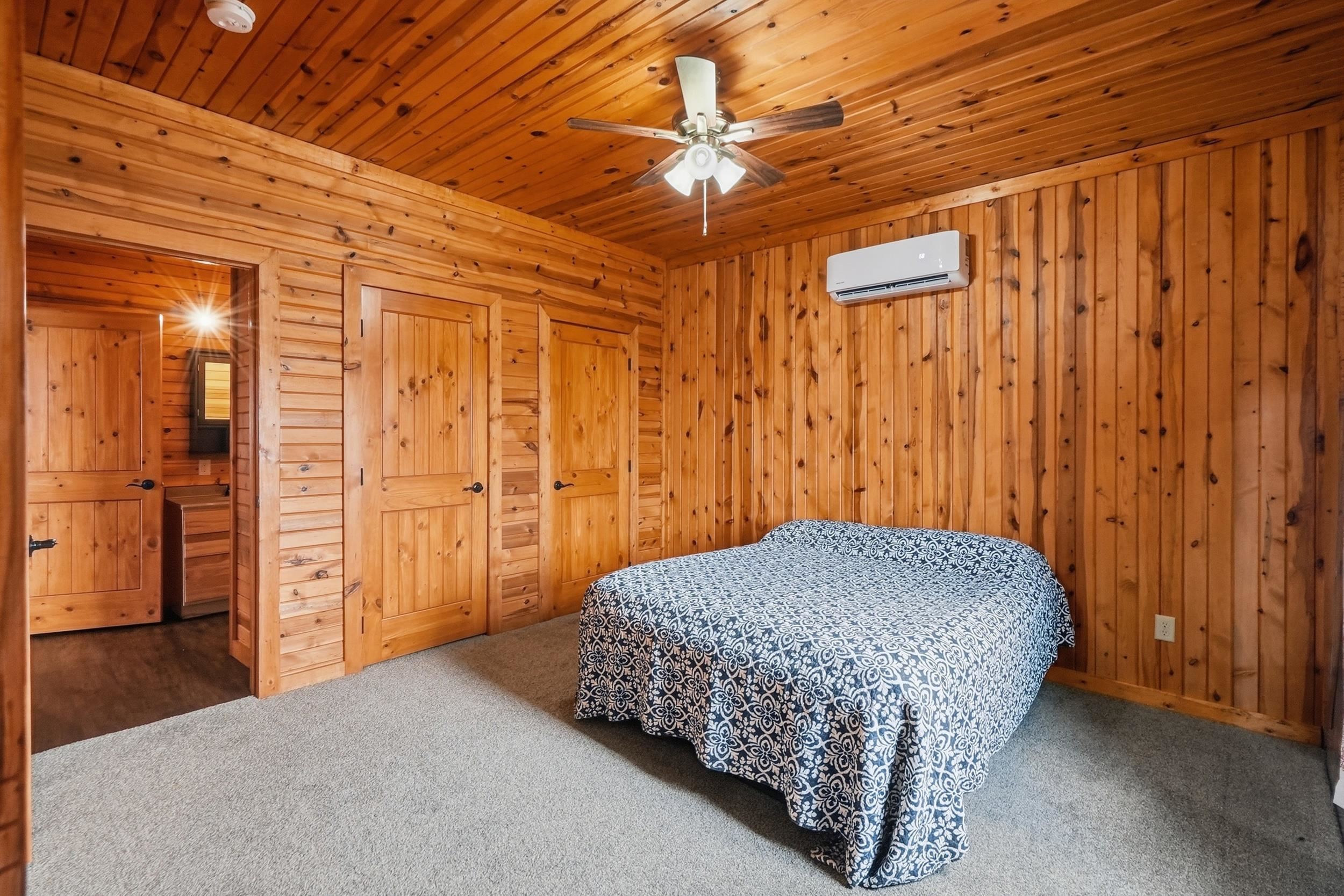 22219 Saddle Road Property Photo 13