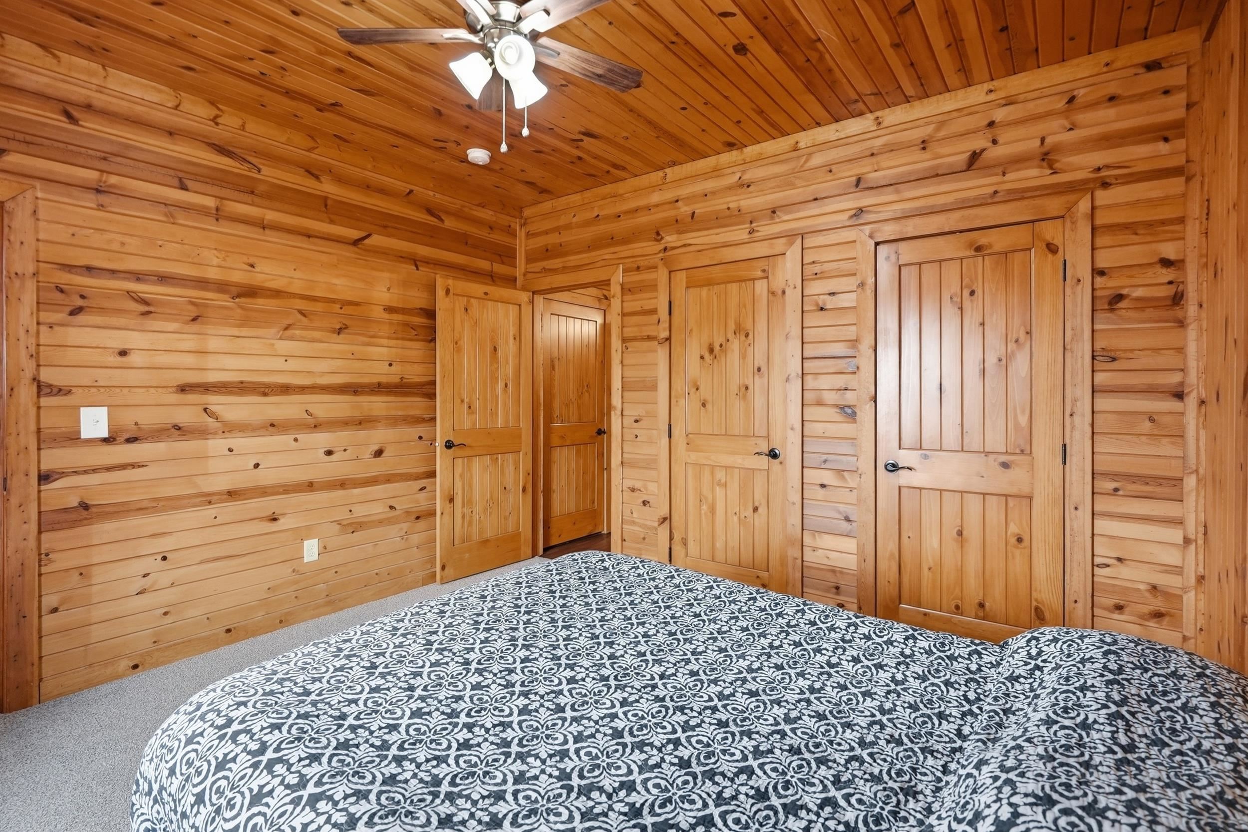 22219 Saddle Road Property Photo 14