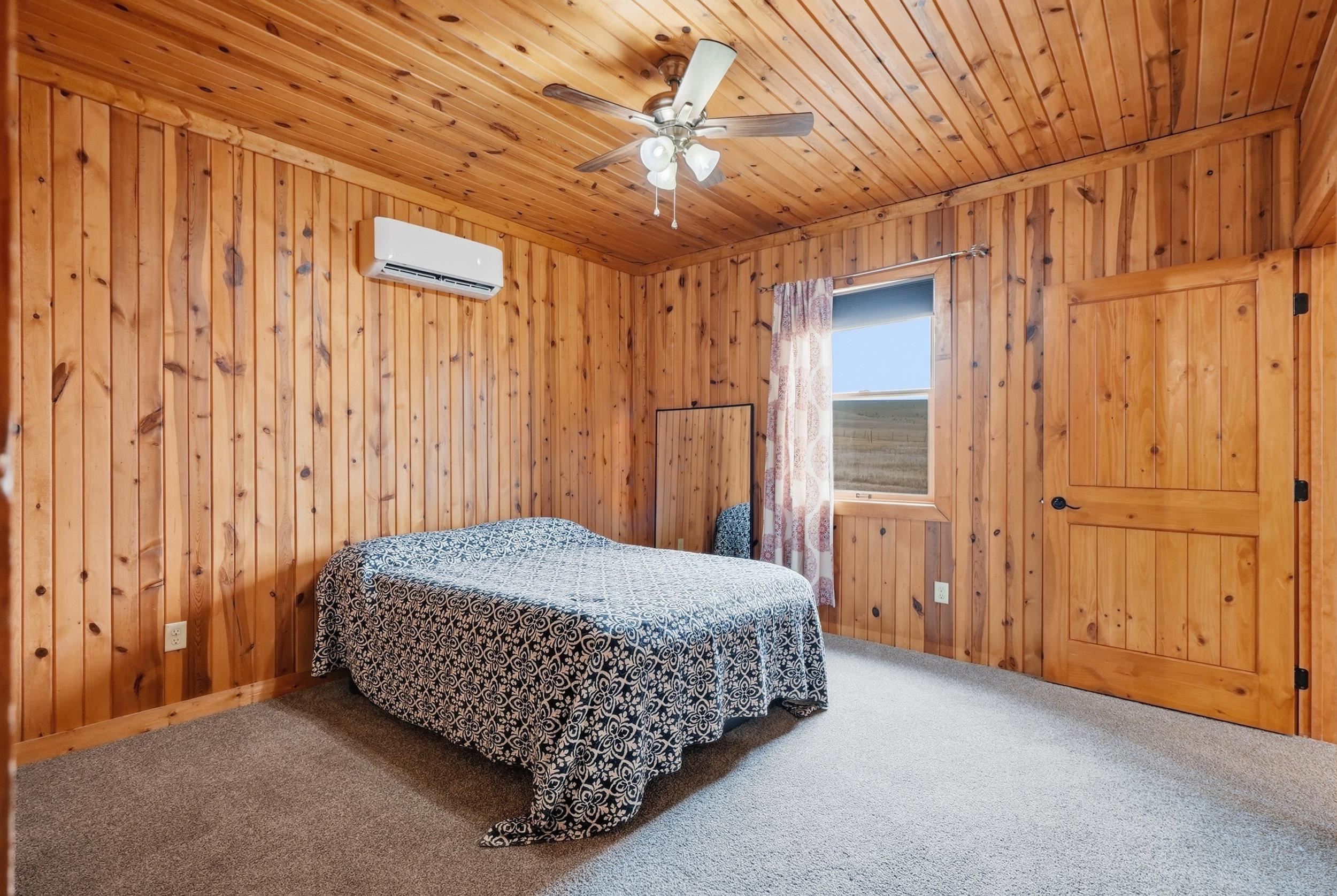 22219 Saddle Road Property Photo 15