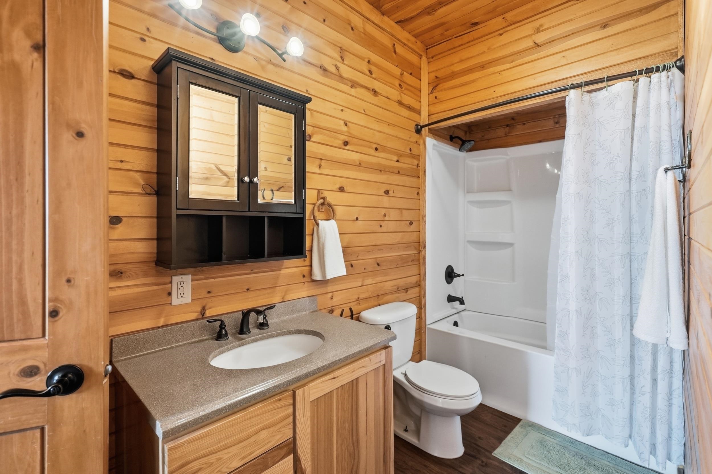 22219 Saddle Road Property Photo 16