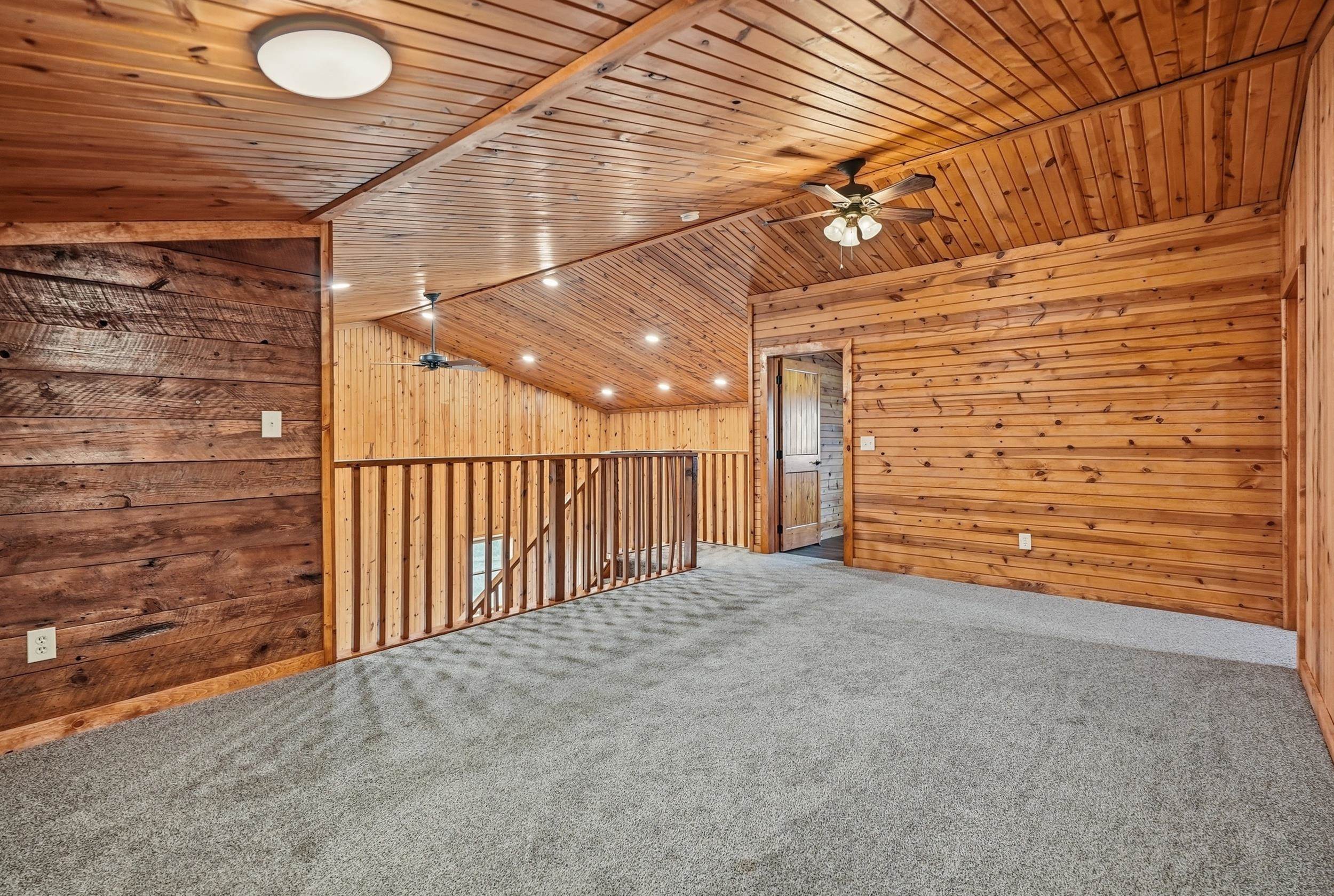 22219 Saddle Road Property Photo 19
