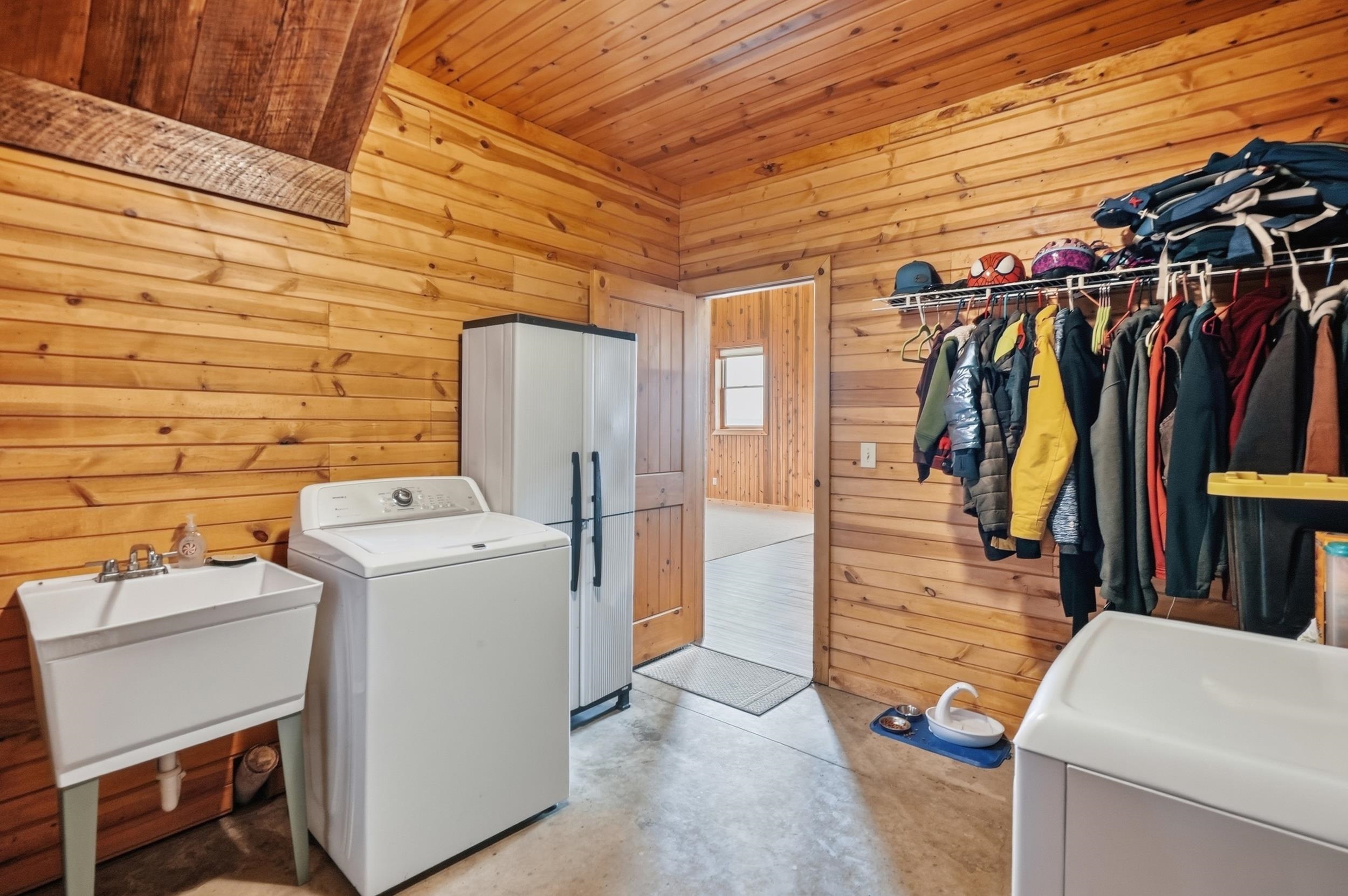 22219 Saddle Road Property Photo 32