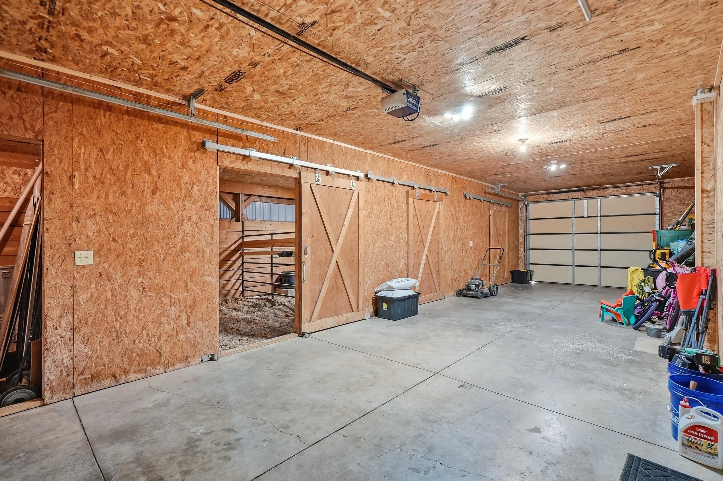 22219 Saddle Road Property Photo 33